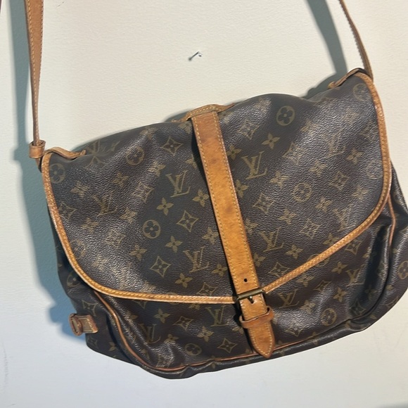 LOUIS VUITTON SAUMUR 35 MESSENGER SHOULDER BAG MONOGRAM M42254 AR9001 164144 - Picture 15 of 17